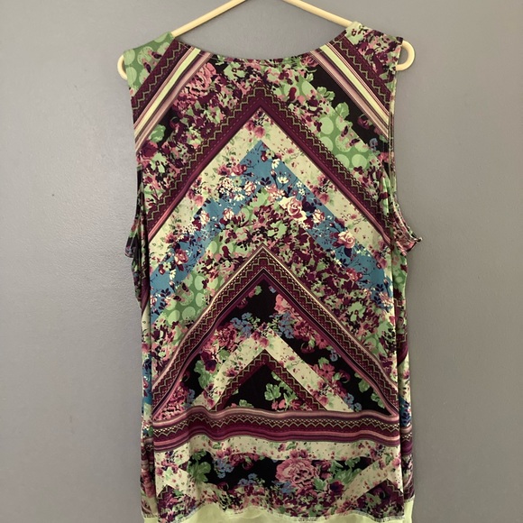 Live and Let Live sleeveless top - Picture 3 of 3